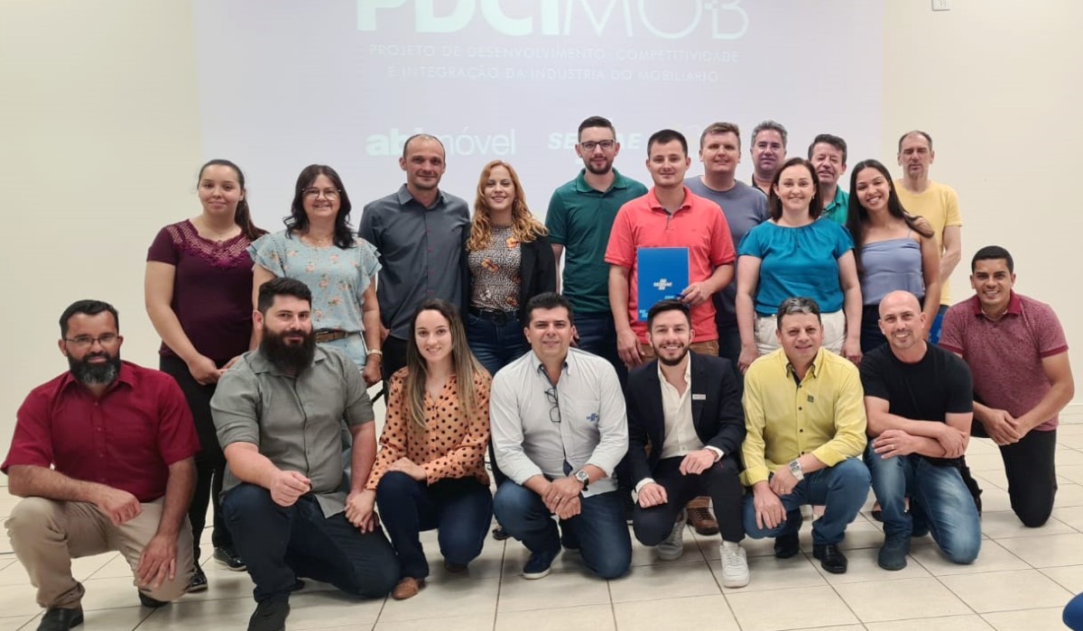 Empresários do setor moveleiro do Paraná conhecem o PDCIMob